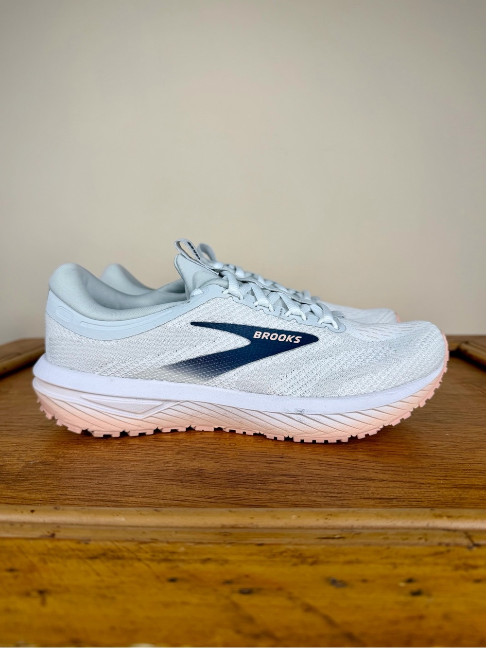 Brooks Women's Revel 7 Running Shoe Size 7.5 “Oyster / Peach” - Picture 8 of 14